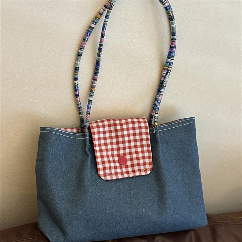 Casual Nylon Plaid Shoulder Bag With Pendant Dopamine Handbag Large Capacity Women Commuter Tote Bag  Trendy Armpit Bags