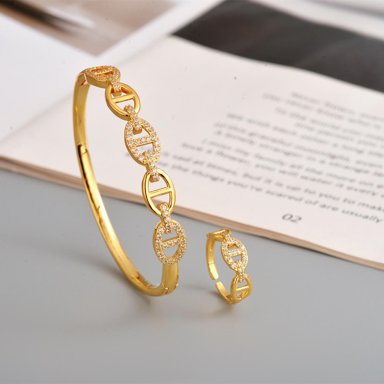 European & American Cross-Border Micro-Inlaid Zirconium Titanium Steel Pig Nose Bracelet - Light Luxury High-End Fashion Versatile Bracelet Set