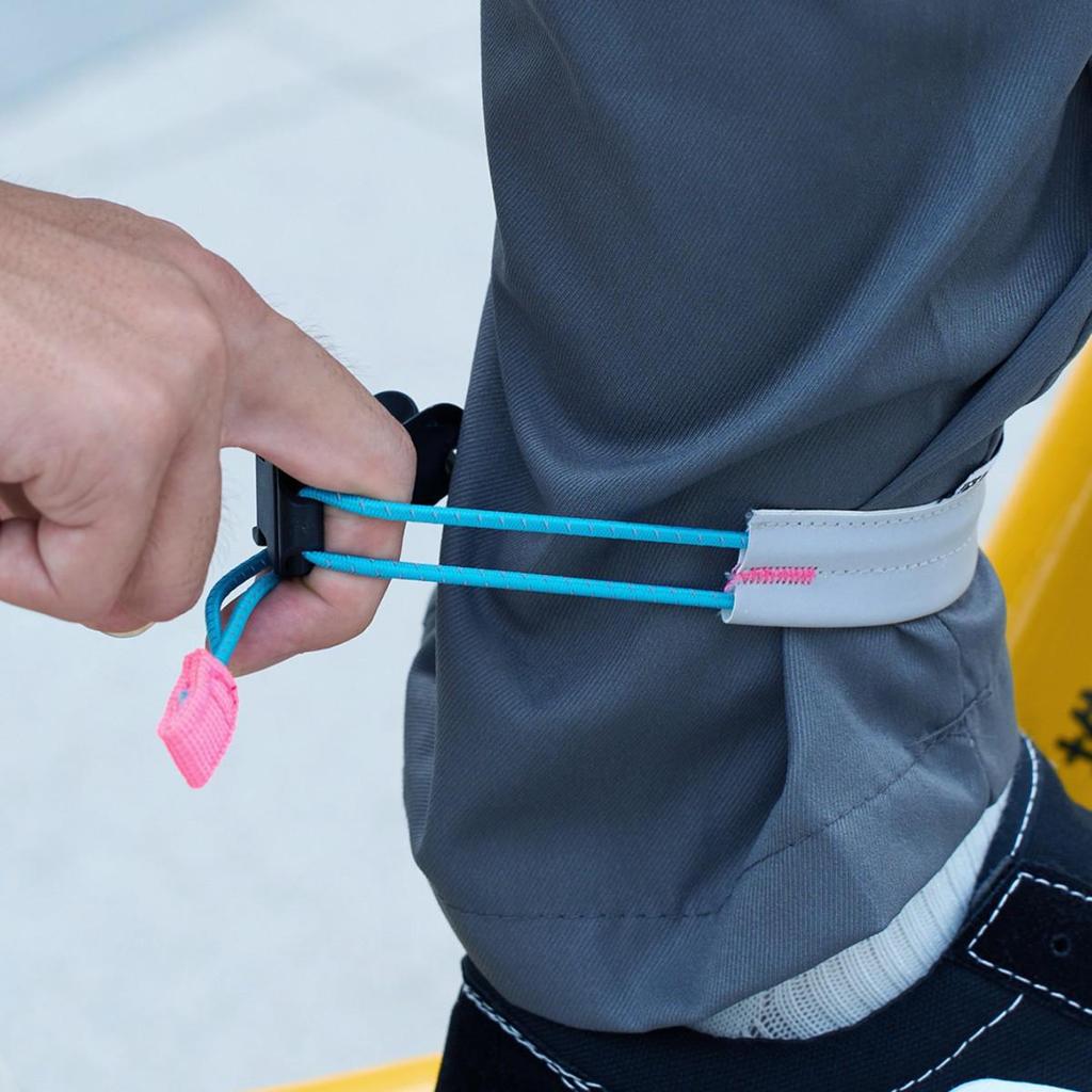 Reflective Cycling Leg Straps with Elastic Rope for Night Running and Portable Storage.