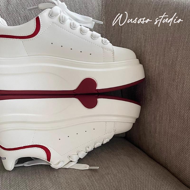 Kleine weiße Schuhe Damen Frühling neue dicksohlige Muffin-Schuhe vielseitige Sport- und Freizeitschuhe Board-Schuhe Einzelne Schuhe Damen
