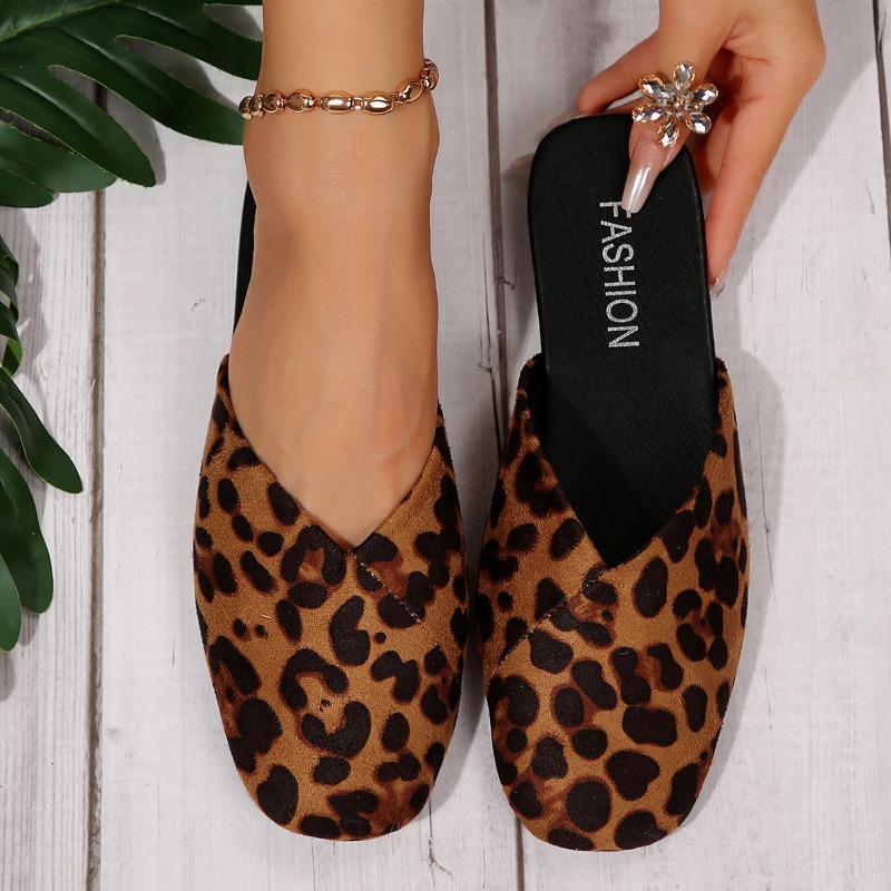 Fashion 2025 Fashion Closed Toe Women's Slippers New Outdoor Leopard Print Daily Plus Size Light Best Seller Comfortable Flat Slippers