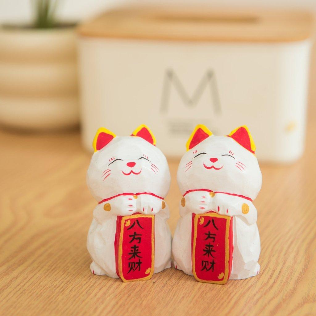 Wooden Lucky Cat Figurine With Modern Minimalist Design For Home Office Decor And Gift Giving