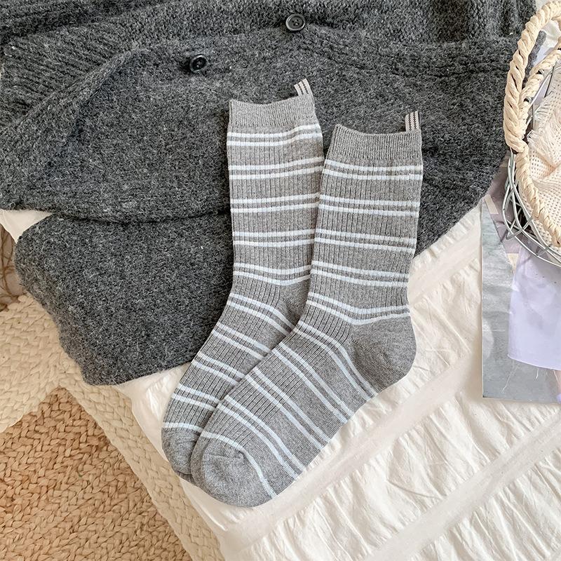 Women's Fall Stripes and Color Matching Cloth Label All Kinds of Sports Tube Pile Socks