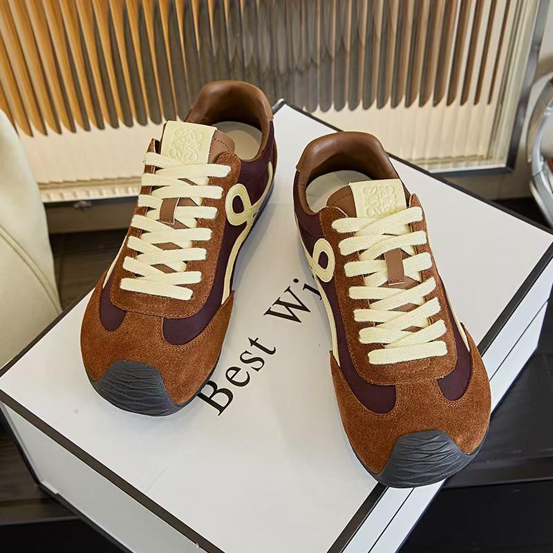 

Popular 2025 German training shoes women s college lace-up little white shoes round head leather non-slip running shoes flat sneakers 39 светло-коричневого