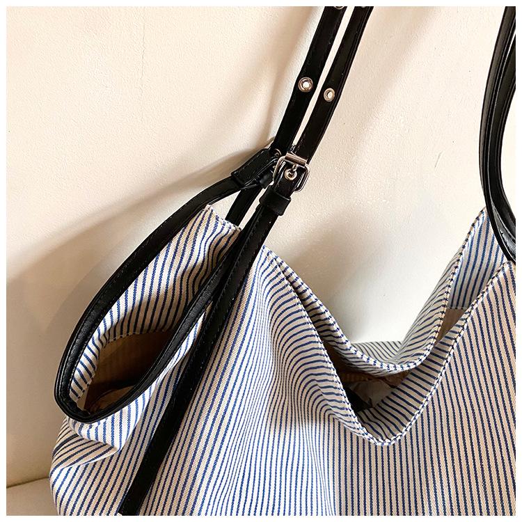 Korean Nylon Striped Casual Single Shoulder Bag - Large Capacity Artistic Underarm Handbag