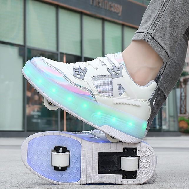 New runaway shoes charging luminous shoes double wheel four wheel LED light children adult roller skates with wheel