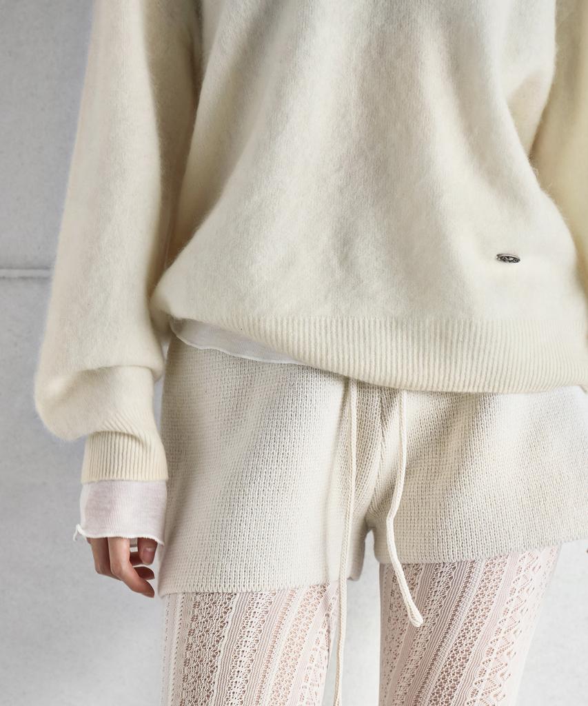 Leondeondada Soft Cashmere Pendant V Pullover Knitwear, Ivory