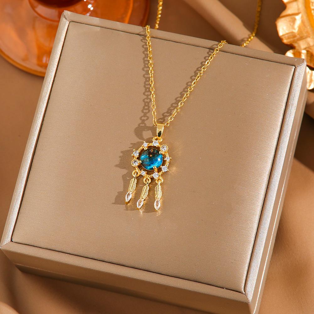 Four Leaf Clover Pendant Necklace For Women Fashionable Zircon Crystal Adjustable Chain Delicate And Versatile Jewelry