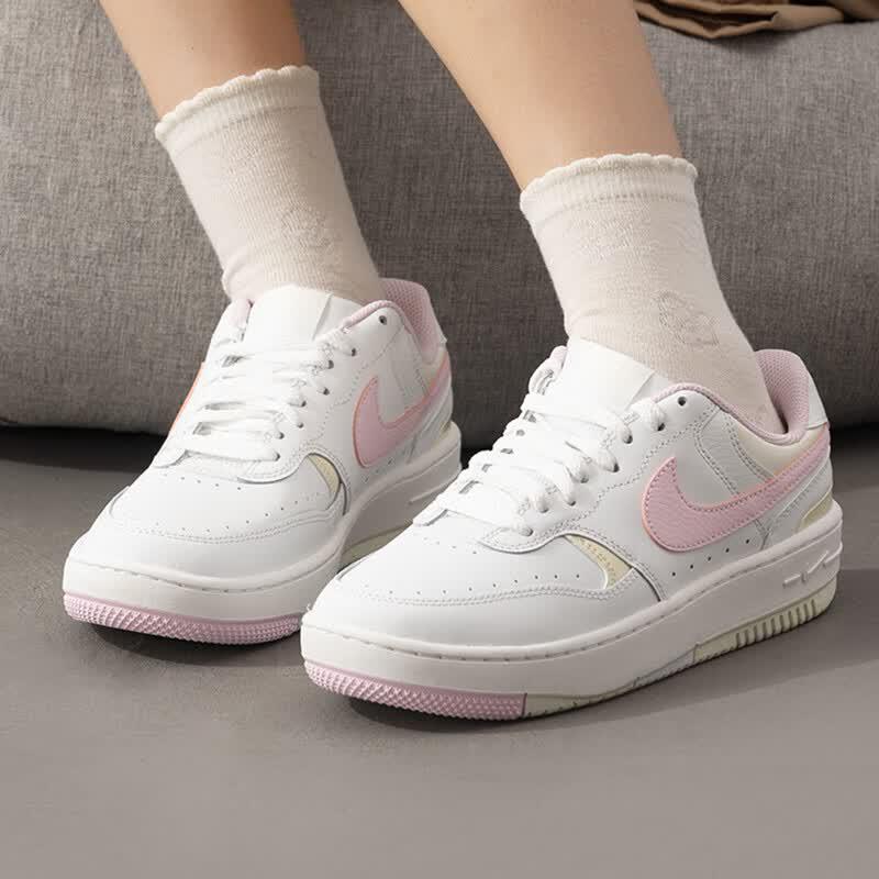 Nike Women s Sport Lifestyle Low-Top Sneakers 8.5