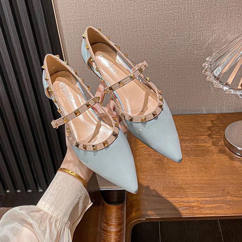 Fashion Women Shoes Rivet Sandals Girl Beautiful Hollow Out Pumps Casual Flat Casual Shoes