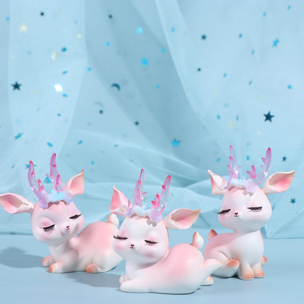 Kawaii Resin Pink Deer Ornament Mini Deer Birthday Cake Decor Baby Deer Doll Sculpture Bedroom