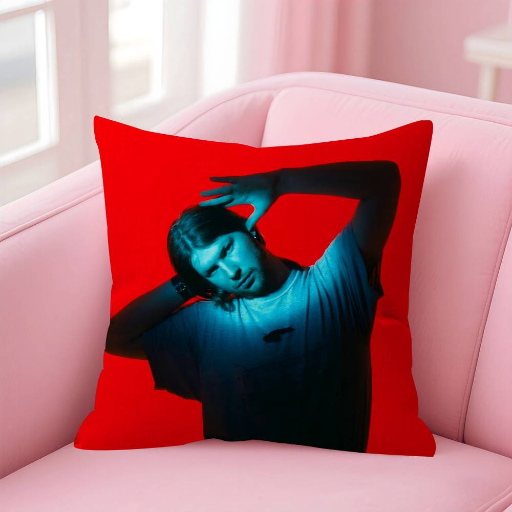 Classic A-Aphex T-Twin Musician Maple Design Cushion Cover Happy Autumn Harvest Decor Holiday Decorati Pillow Cover