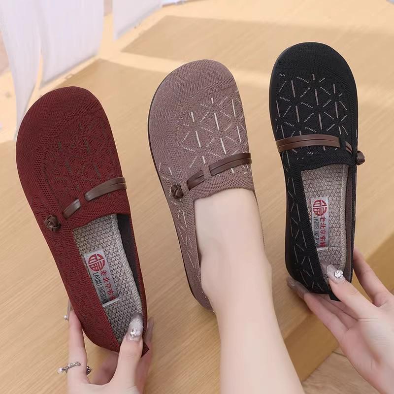 Spring & Summer Women's Breathable Flyknit Slip-on Flats - Comfortable, Non-Slip, Soft Sole Shoes for Middle-aged & Elderly Moms