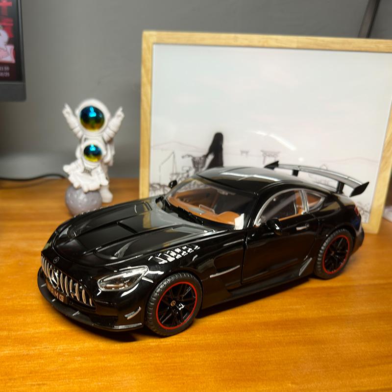 1/18 BENZ AMG cool sports car alloy model, cool sound and light, simulated interior, restore details, exquisite desktop ornaments