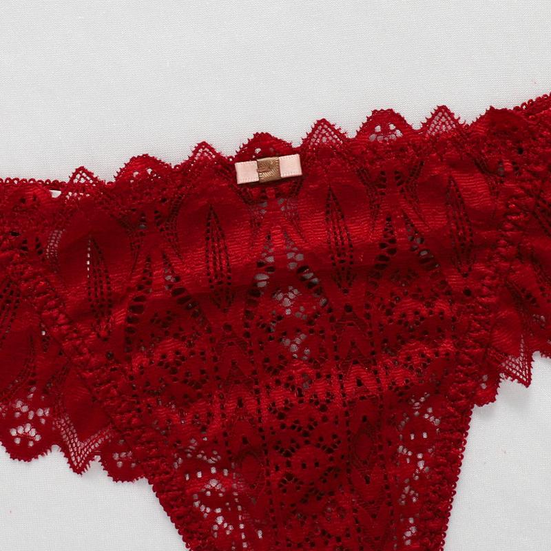 Women Sexy Lace Panties Low-waist G String Thong Underwear Female Hollow Out T-Back Lingerie Temptation Intimates