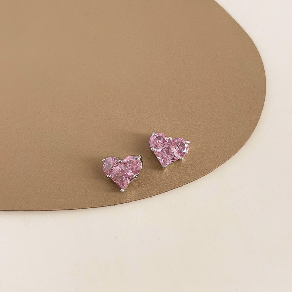 Temperament Pink Zircon Heart Earrings, Niche Fashion, Sweet Bow Earrings, Personalized and High-end Earrings