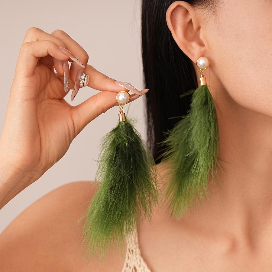 Retro Feather Pearl Silver Earrings: Ethnic Style for Autumn/Winter