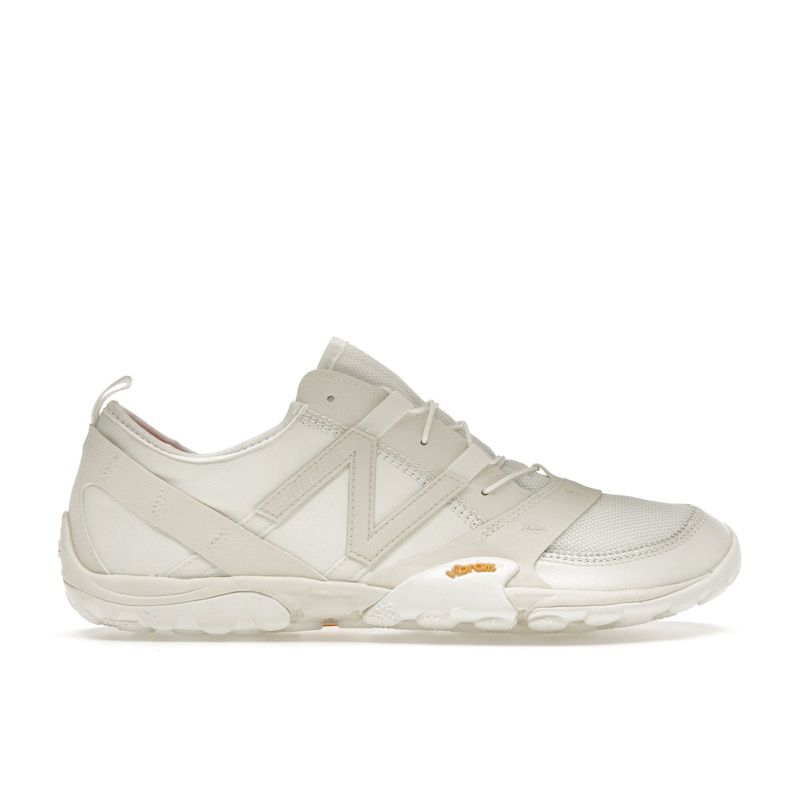 

Issey Miyake x New Balance MT10O Морская соль Унисекс Кроссовки Белые MT10OIM 40.5