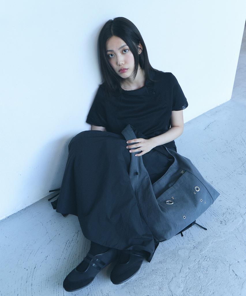 Oart Eyelet Hobo Bag [Gray]