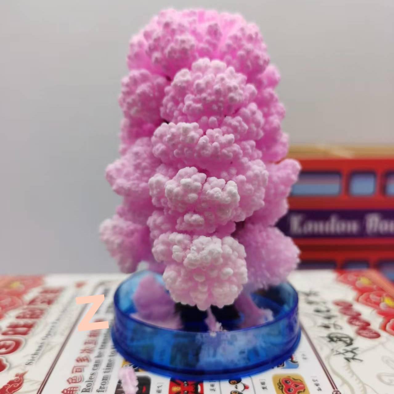 

Трансграничная игрушка для полива елки: Ностальгический научный эксперимент своими руками для детей