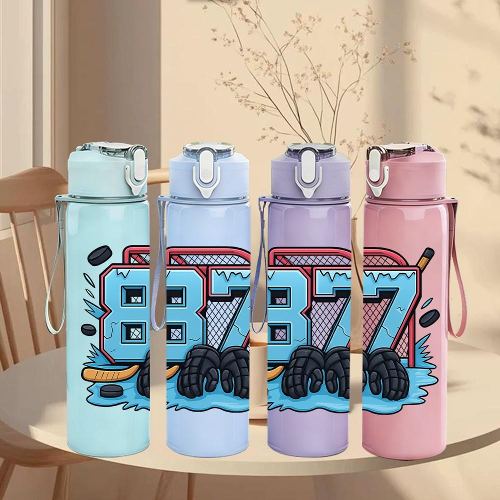 1PC Retro B7 Letter Art 750ml Color Plastic Sports Water Bottle Leakproof Flip Straw Lid Suitable for Sports Office Home Use