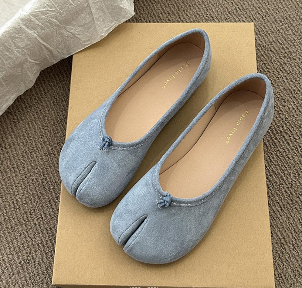 Fashion 2025 Japanese Style Tabi Ninja Shoes Women Retro Suede Flats Split Hoof Toe Boat Shoes Femme Mary Jeans Mocasines Ballerina Shoe