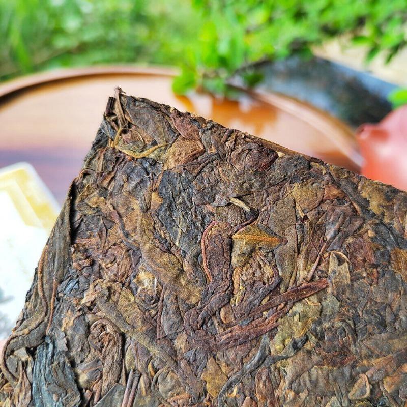 200g Old Banzhang Raw Tea Old Tea Brick Golden Leaf Pu'er Raw Tea