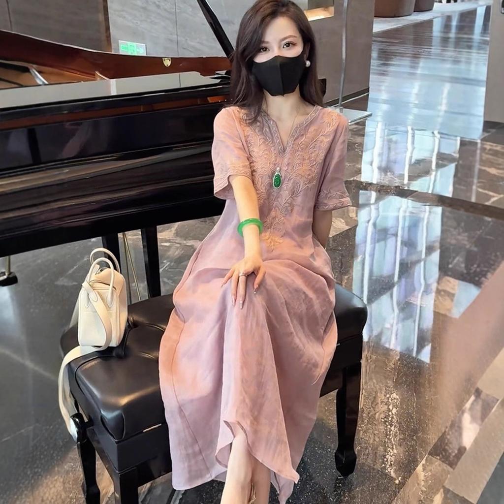 New Chinese style national style heavy industry embroidery V-neck dress women's 2025 summer new loose and thin temperament long skirt