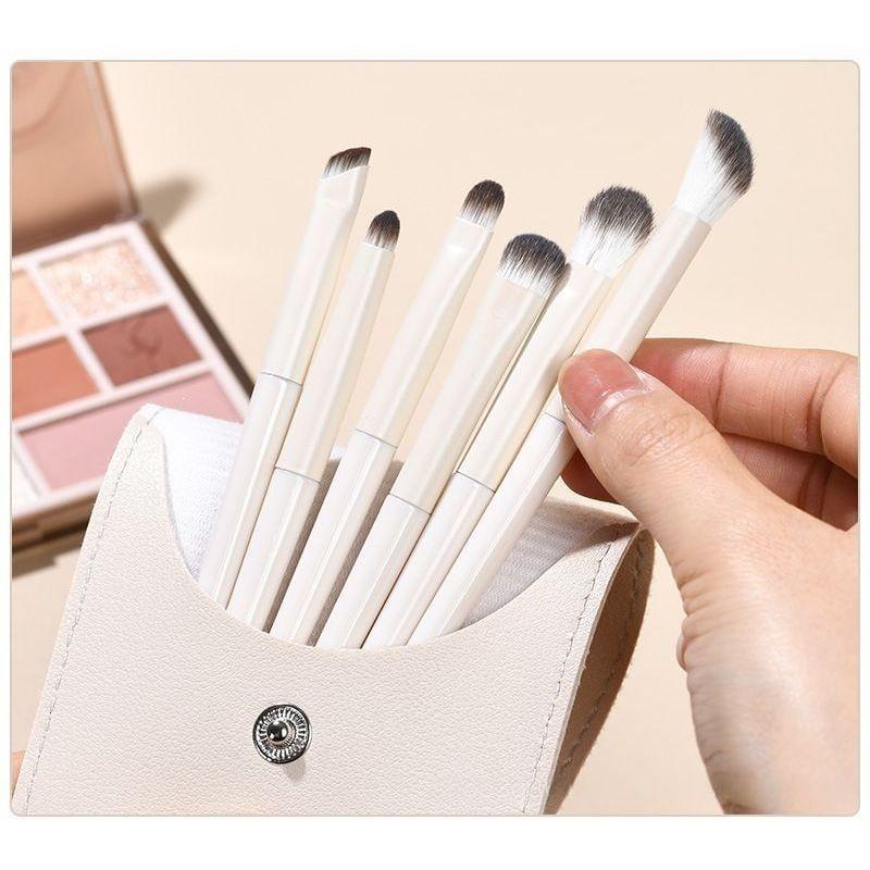 Fondes - Set of 8: Eyeshadow Makeup Brush with Case
