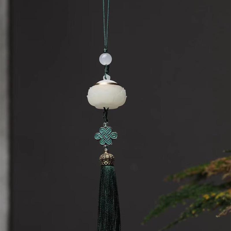 Yi Ming Luminous Lotus Car Aromatherapy Keychain Pendant