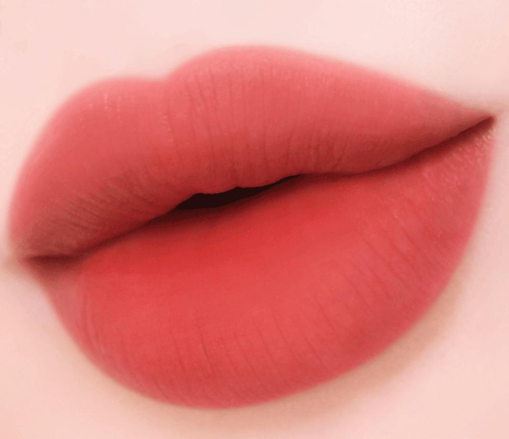 

Choose one of three Benefit Plush Velvet Tints 28 Teddy