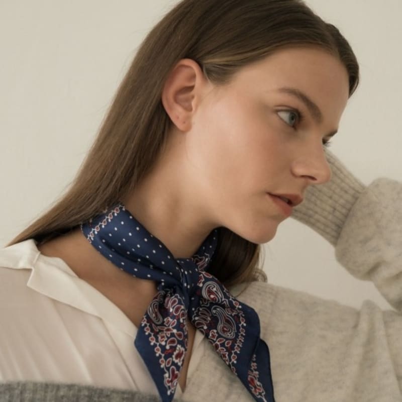 BB’DE SOLI’DE Dot Paisley Silk Scarf-navy