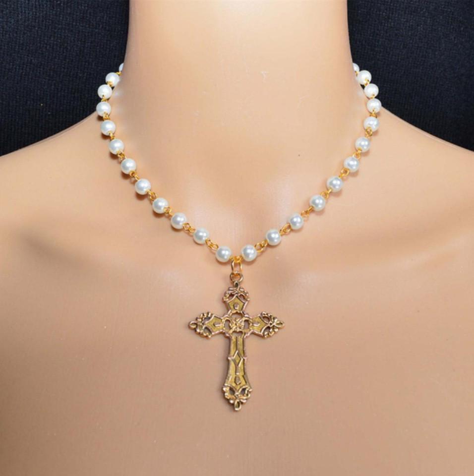 Punk Style Cross Pendant Necklace For Women With Electroplated Alloy Jewelry