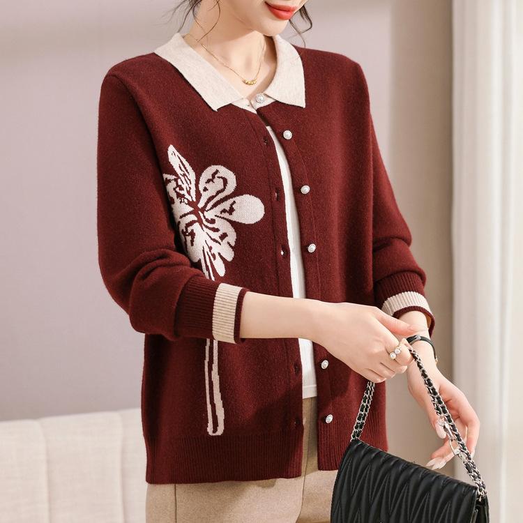 New Autumn and Winter Cardigan Jacket Sweater Knitted Sweater Top Versatile Middle-aged and Elderly Mother Outfit
