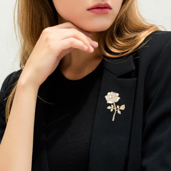 Broche para Mujer Hueco Diseño de Flor Rosa 3D Pin de Aleación Insignia para Trajes Abrigos Jerseys Accesorio de Viaje Diario