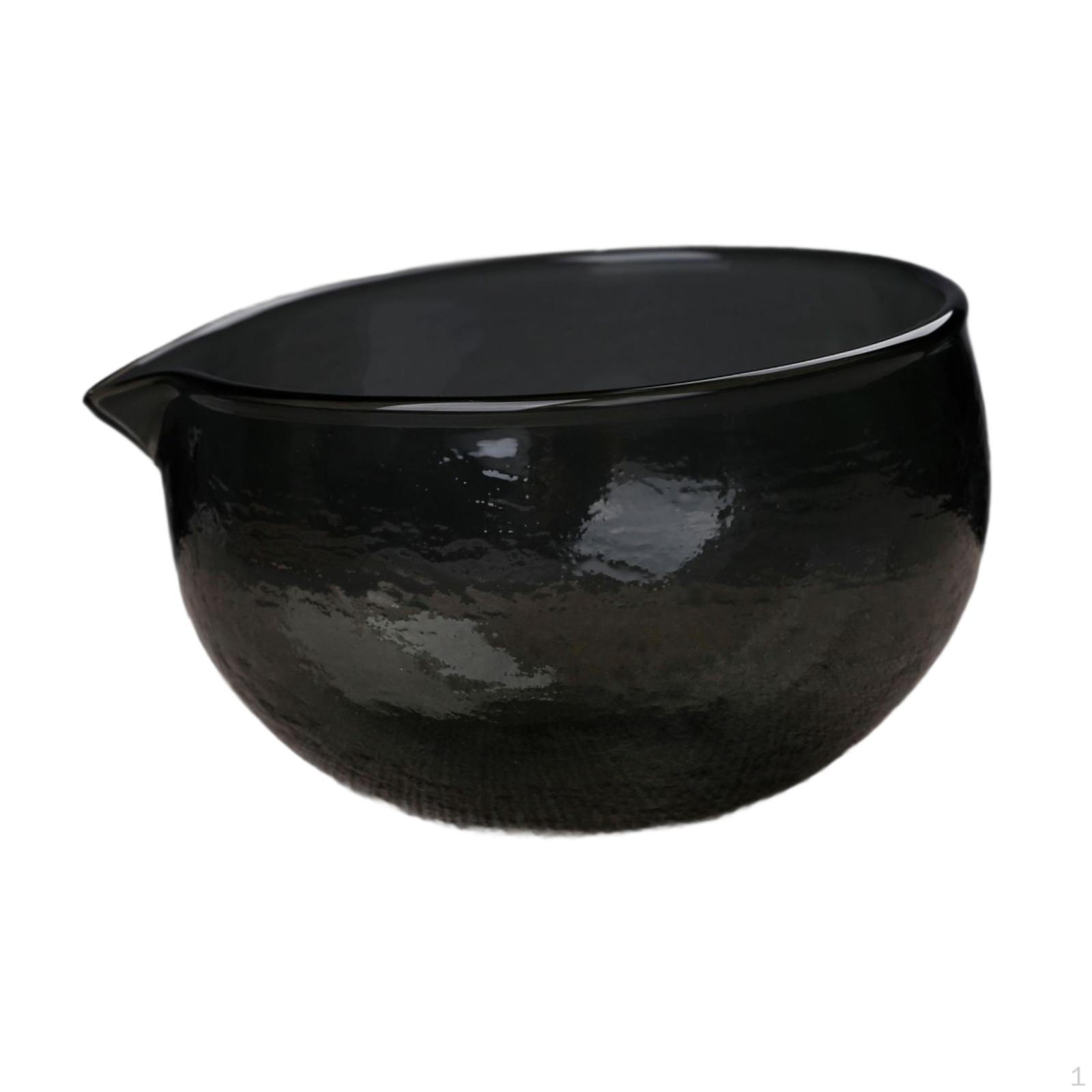 

Ceremonial Matcha Bowl with Spout for Green Tea Preparation чорний