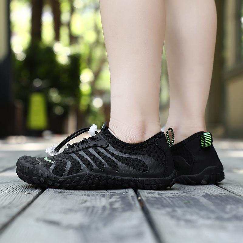 Kids Light Breathable Aqua Shoes Boys Girls Quick Dry Mesh Wading Sneakers Non Slip Beach Water Sports Footwear for Surfing Swimming