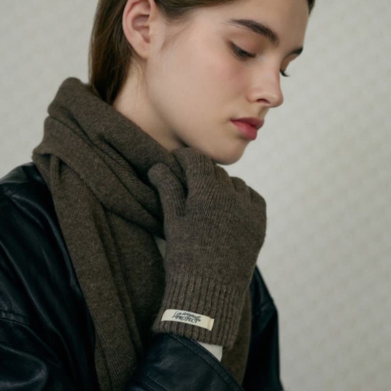 

Перчатки шерстяные вязаные с отверстием для пальца LAP AQ7AGA01 RED FF