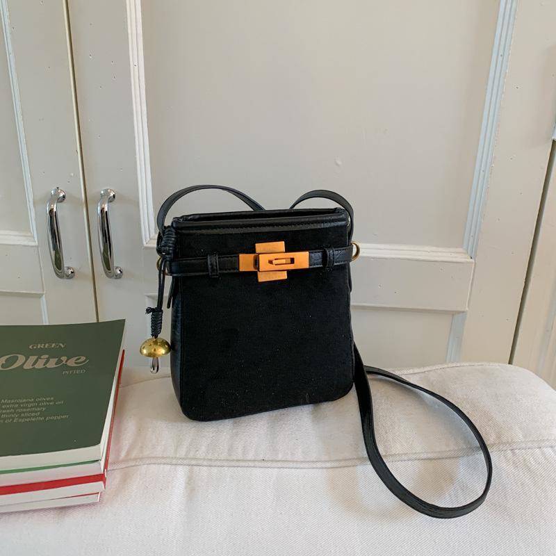 

Нишевый дизайн маленькая сумка новая женская повседневная замшевая сумка-мессенджер для поездок на работу чёрный