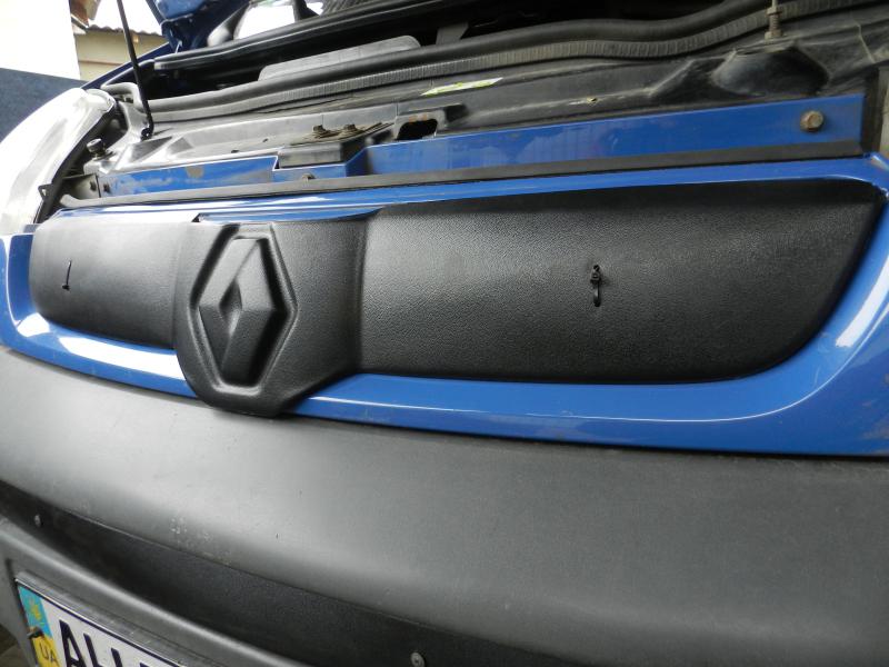 Зимняя верхняя накладка на решетку 2001-2007, Глянцевая для Renault Trafic
