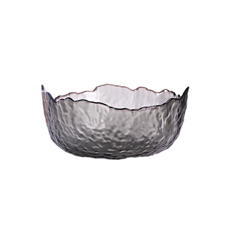 Sada skleněných misek s kladívkovým povrchem a zlatým okrajem od influencera: Nádobí na ovoce, dezerty a saláty.