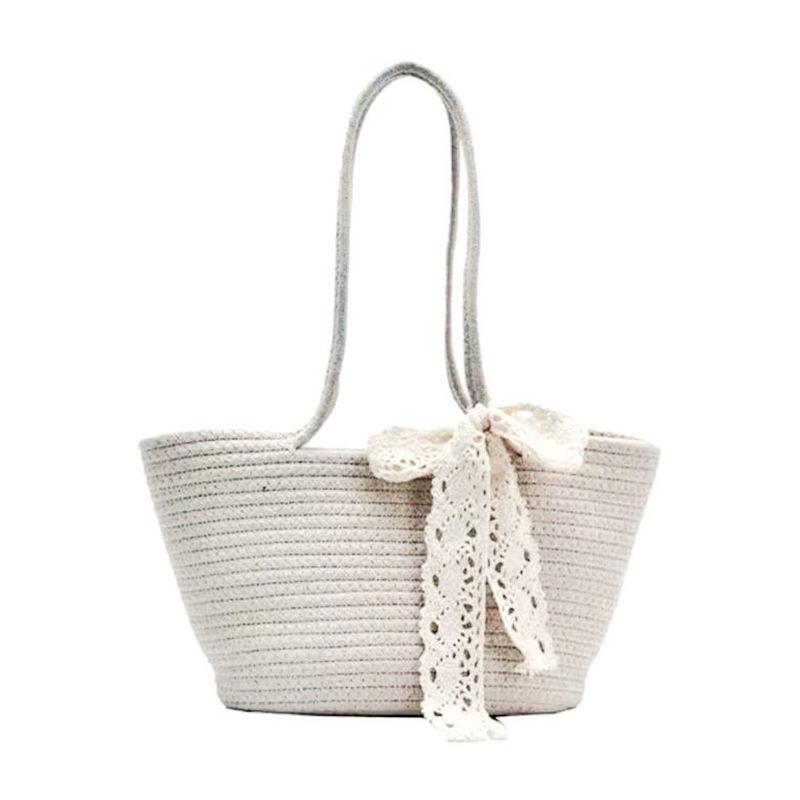 

Простая, модная и удобная женская сумка через плечо на весну и лето.