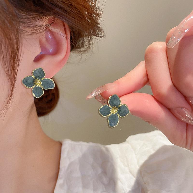 White Color Flower Enamel Korean Style Stud Earrings for Women Girl Love Aesthetic Daily Life Minimalist Jewelry