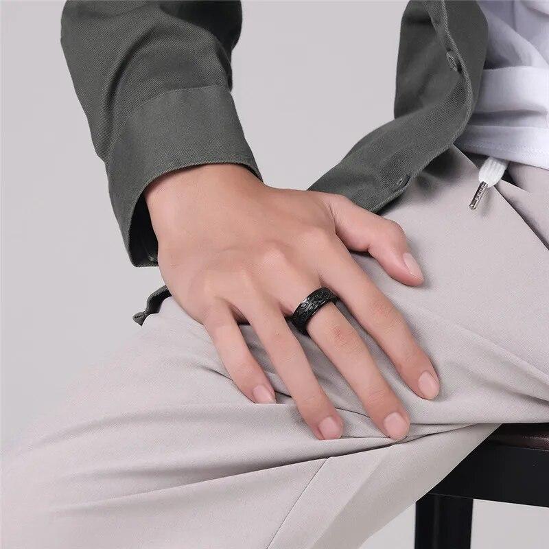 LETAPI Punk Vintage Geschnitzte Augen Ring für Männer Gold Silber Farbe Retro Edelstahl Drehbare Ring Finger Schmuck