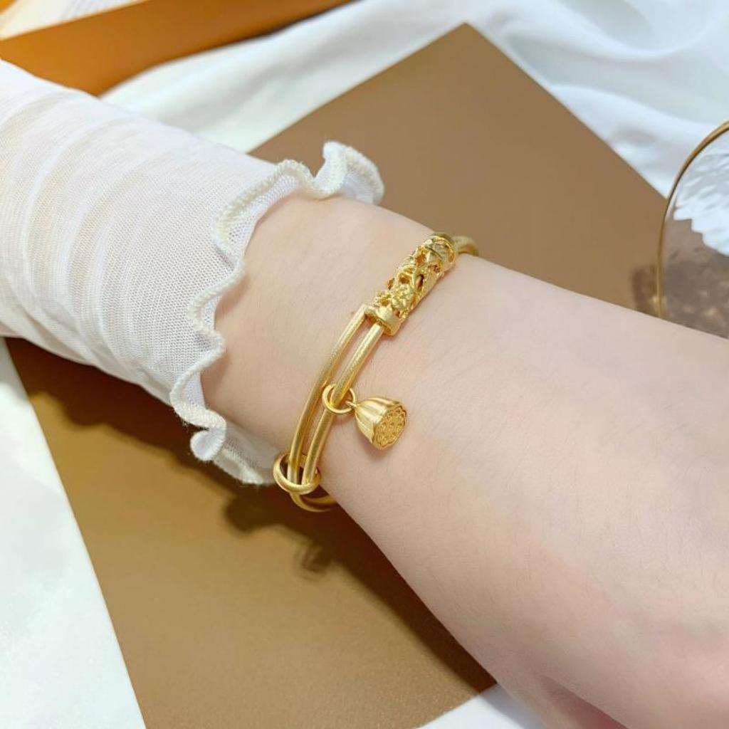 Hollow Carp Lotus Lotus Root Push-pull Bracelet Women's Light Luxury and High-end Bracelet Accessories