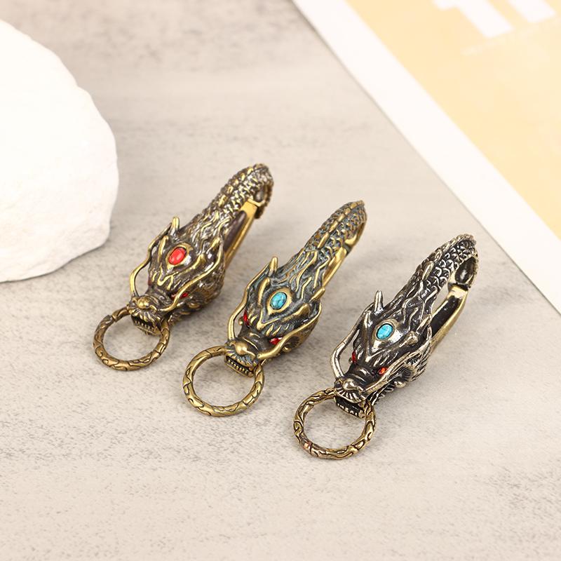 Pure Brass Red Eyes Dragon Head Keyrings Zodiac Dragon Keychain Vintage Muži Přezka v pase Přívěsek na klíče od auta Přívěsek na klíče Dárky Řemesla