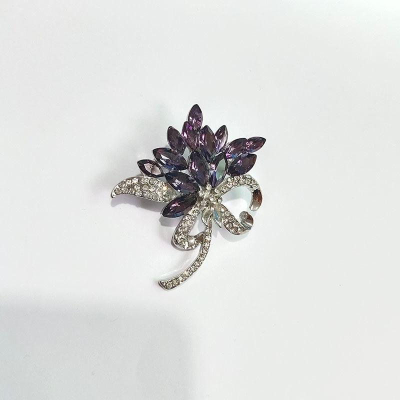 Retro Exquisite Fashion Bouquet Diamond Brooch Simple Luxury Girls Clothes Accessories Corsage Pin Clothing