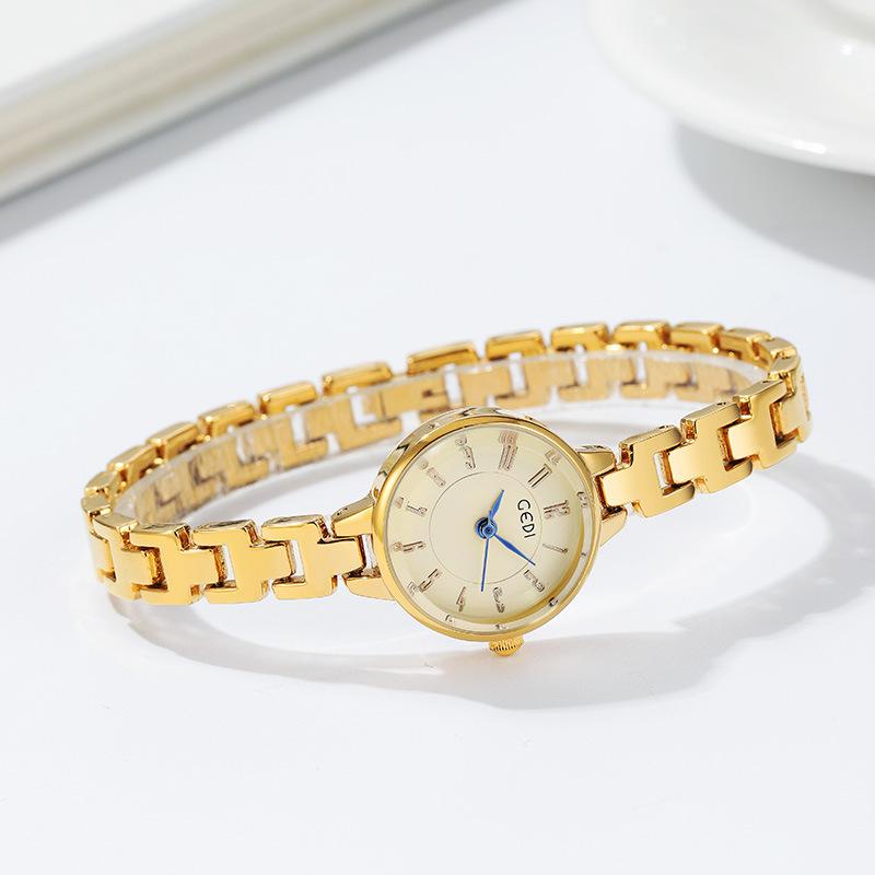 Women S Fashion Small Plate Niche Quartz Watch Student Simple Waterproof Steel Belt Bracelet Watch