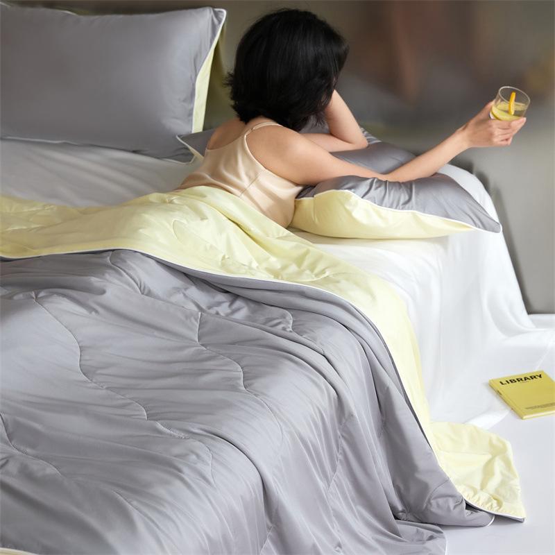 High-End Two-Tone Ice Silky Summer Quilt Nordic Skin-Friendly Cooling Air-Condition Comforter Cozy Breathable Solid Blanket 100x150cm Only quilt