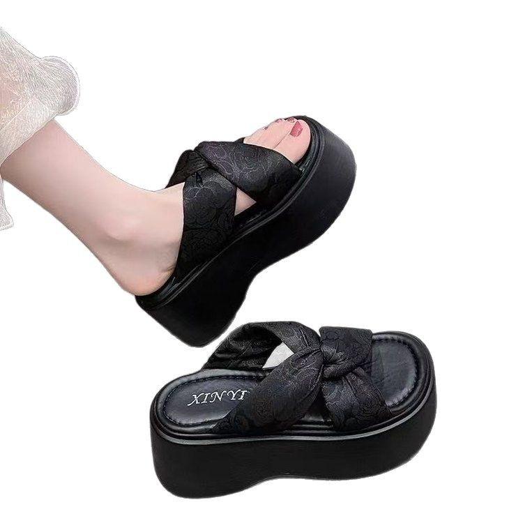 Thick-soled Women's Summer Height Increase 2025 New Fashion Skirt Beach Shoes Muffin Small Light Summer Women's Slippers
